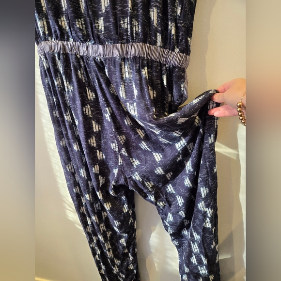 Velvet by Graham and Spencer Cady Indian Challis Jumpsuit Size Large - Picture 11 of 12